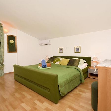 Apartment And Rooms Artina Водице Екстериор снимка