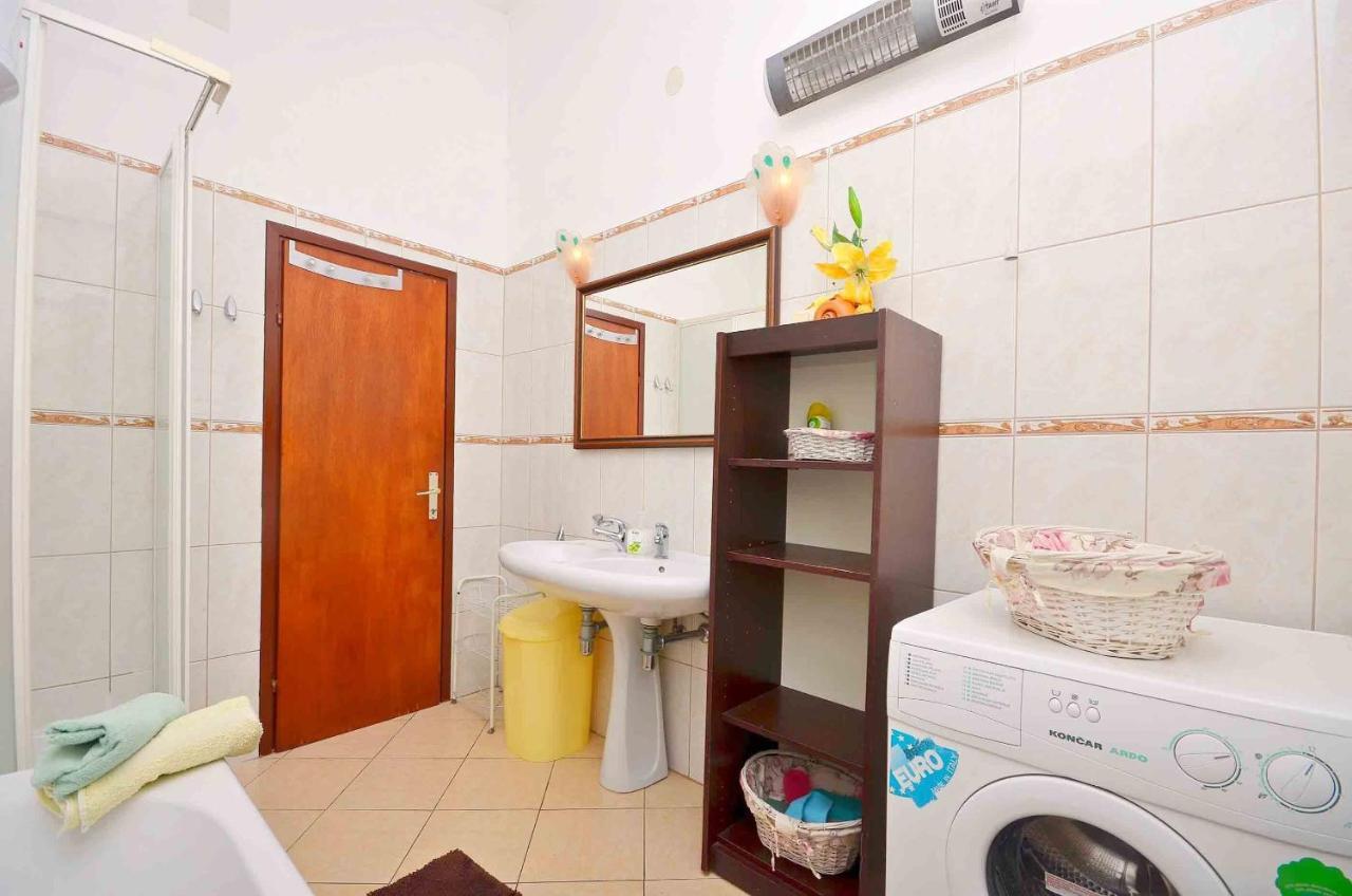 Apartment And Rooms Artina Водице Екстериор снимка