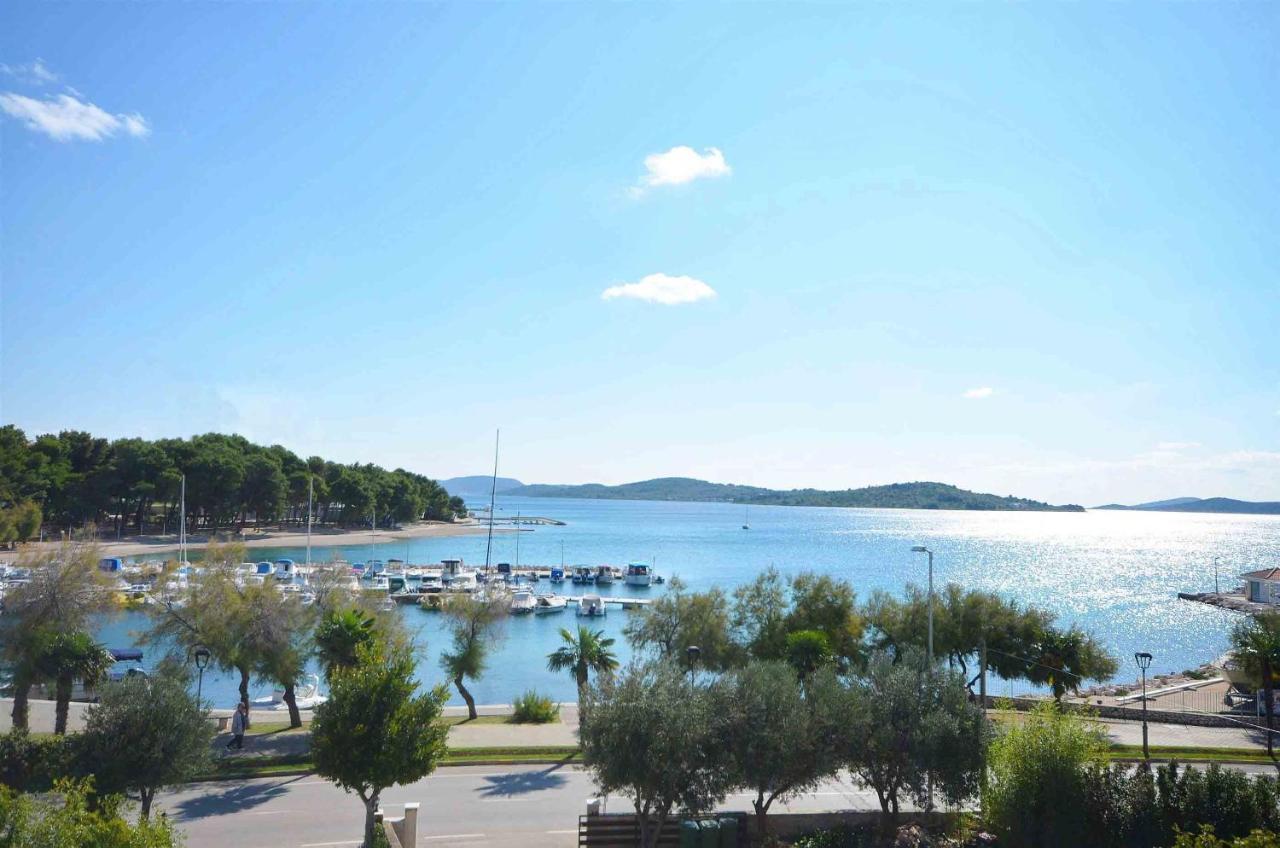 Apartment And Rooms Artina Водице Екстериор снимка