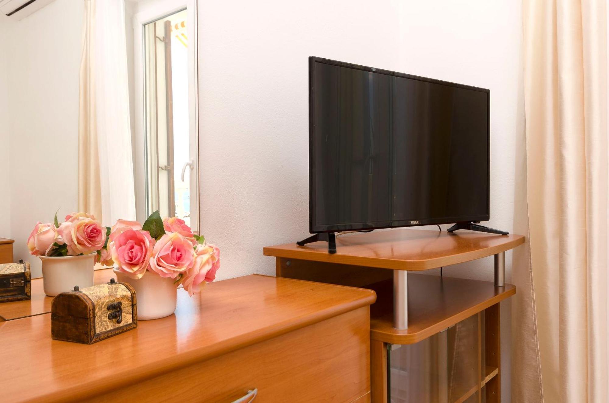 Apartment And Rooms Artina Водице Екстериор снимка