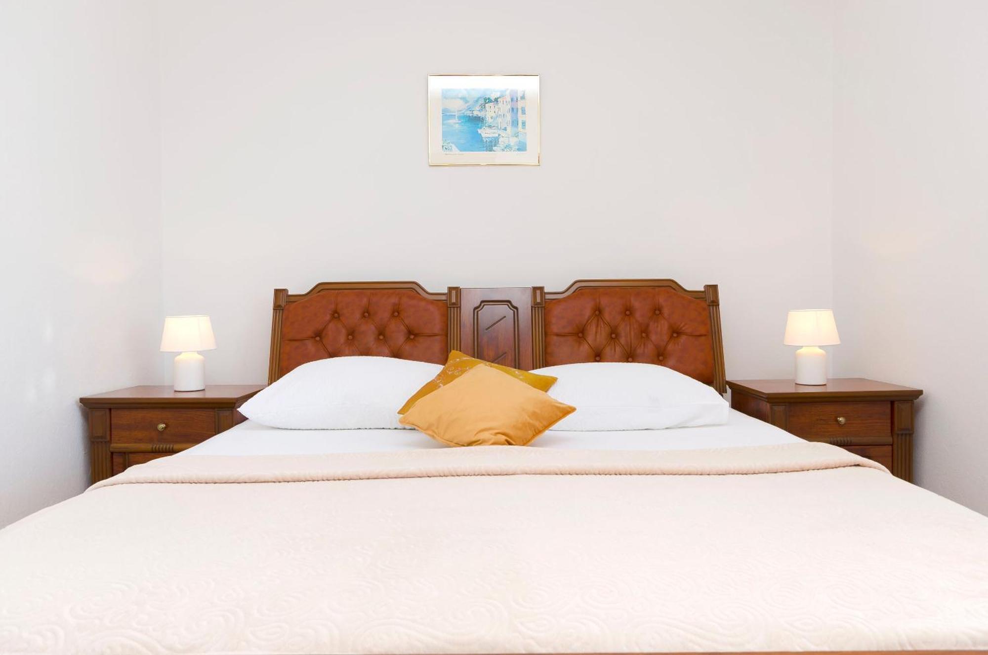 Apartment And Rooms Artina Водице Екстериор снимка