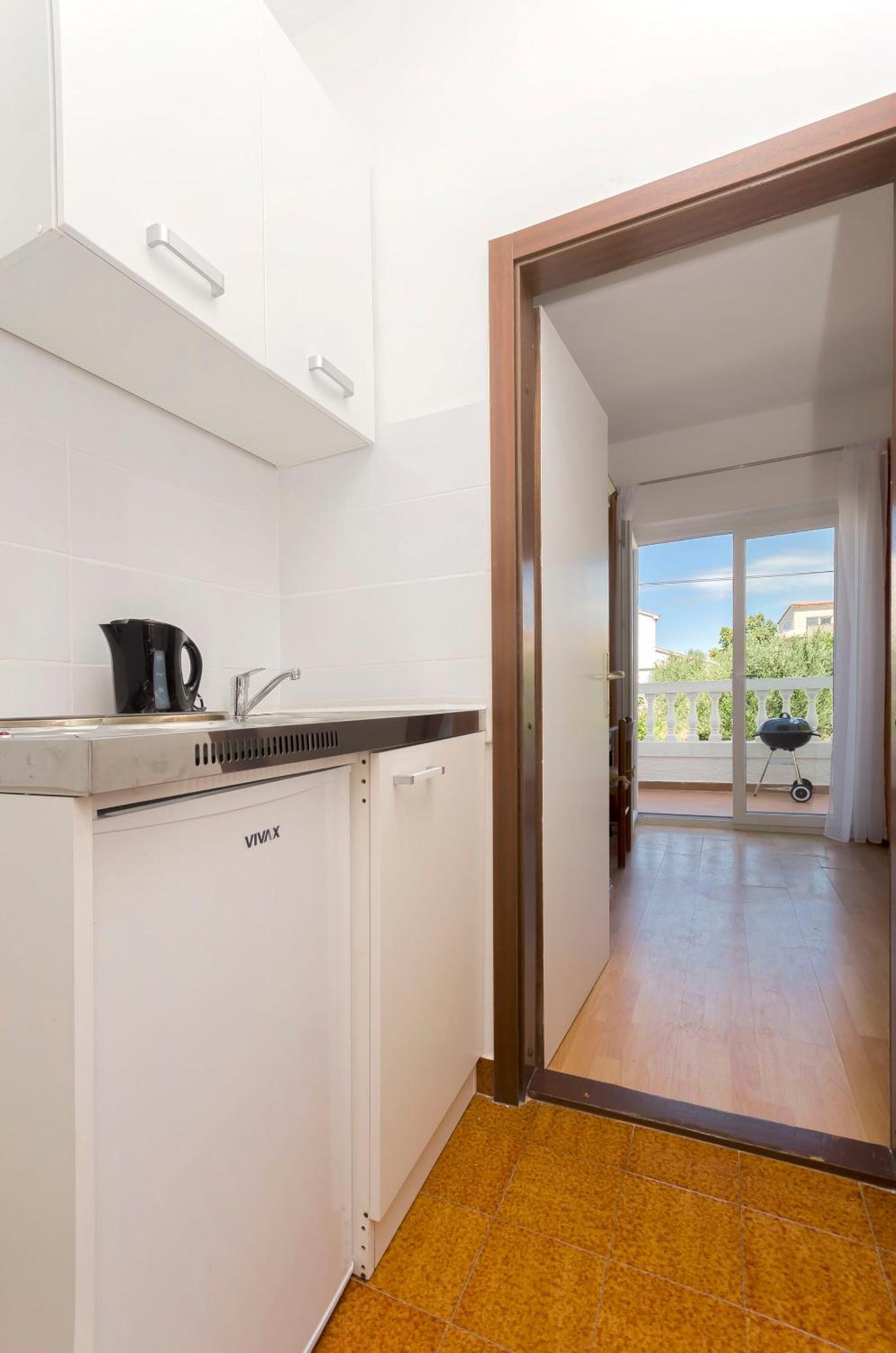 Apartment And Rooms Artina Водице Екстериор снимка