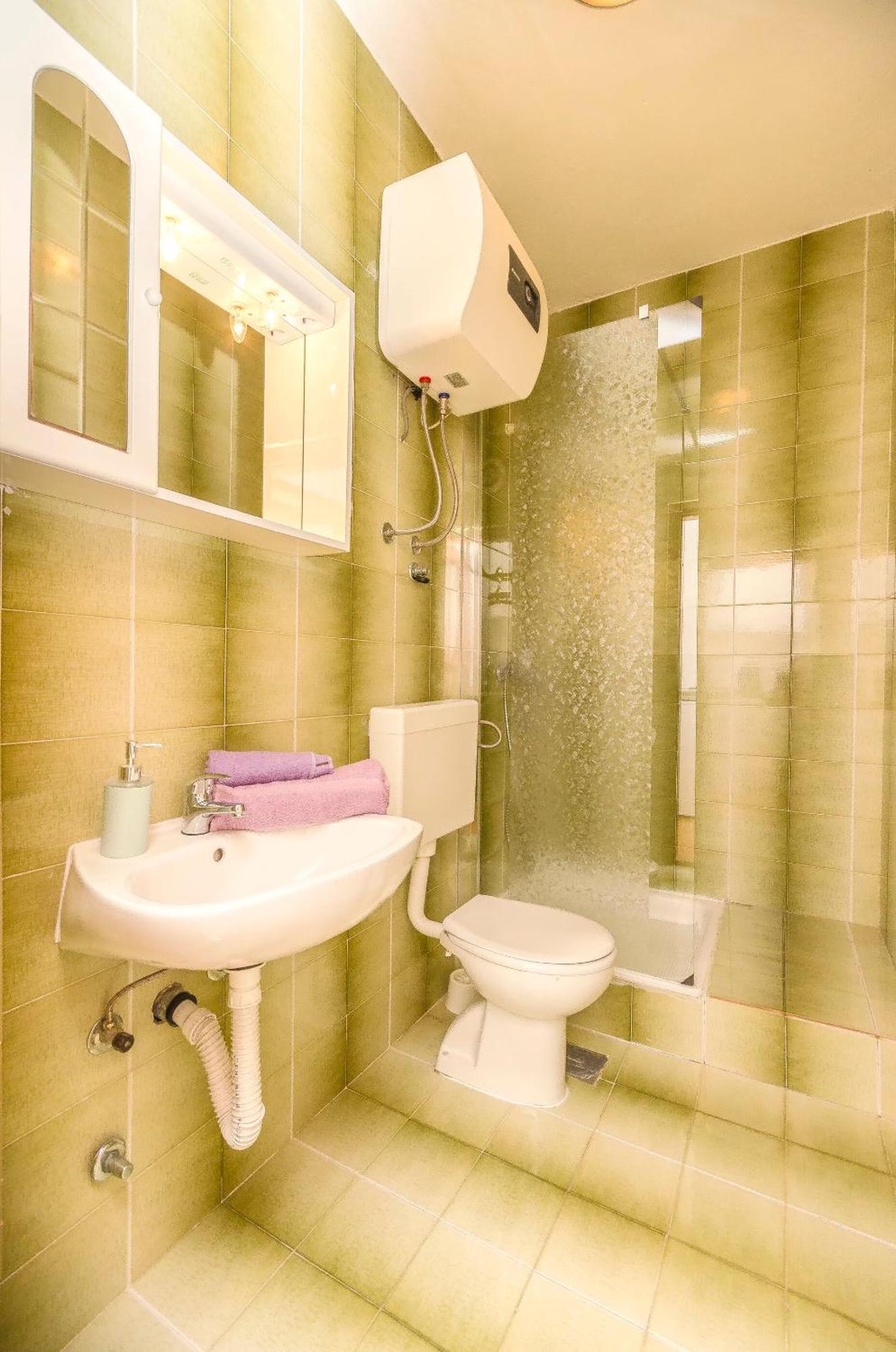 Apartment And Rooms Artina Водице Екстериор снимка