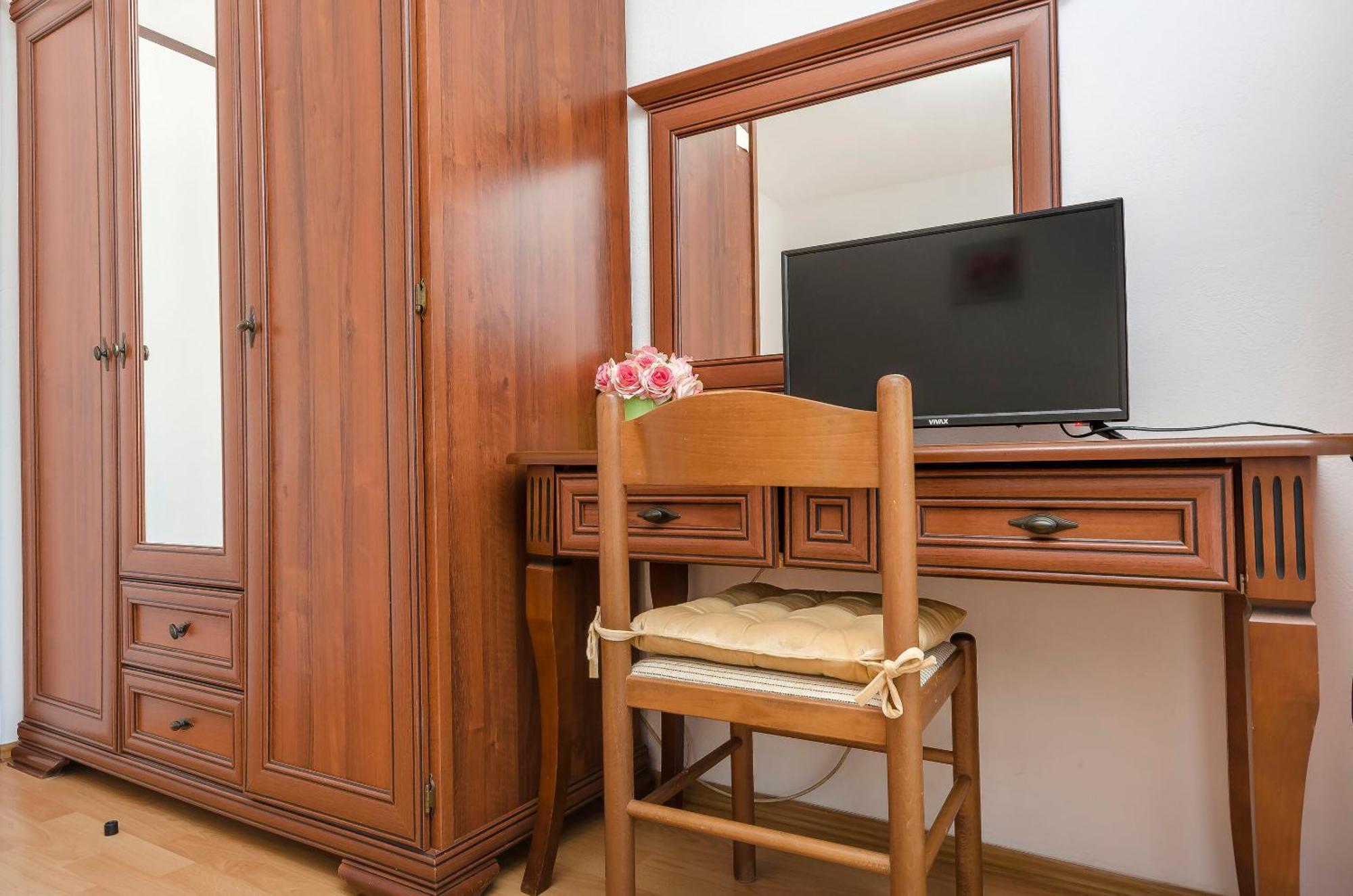 Apartment And Rooms Artina Водице Екстериор снимка