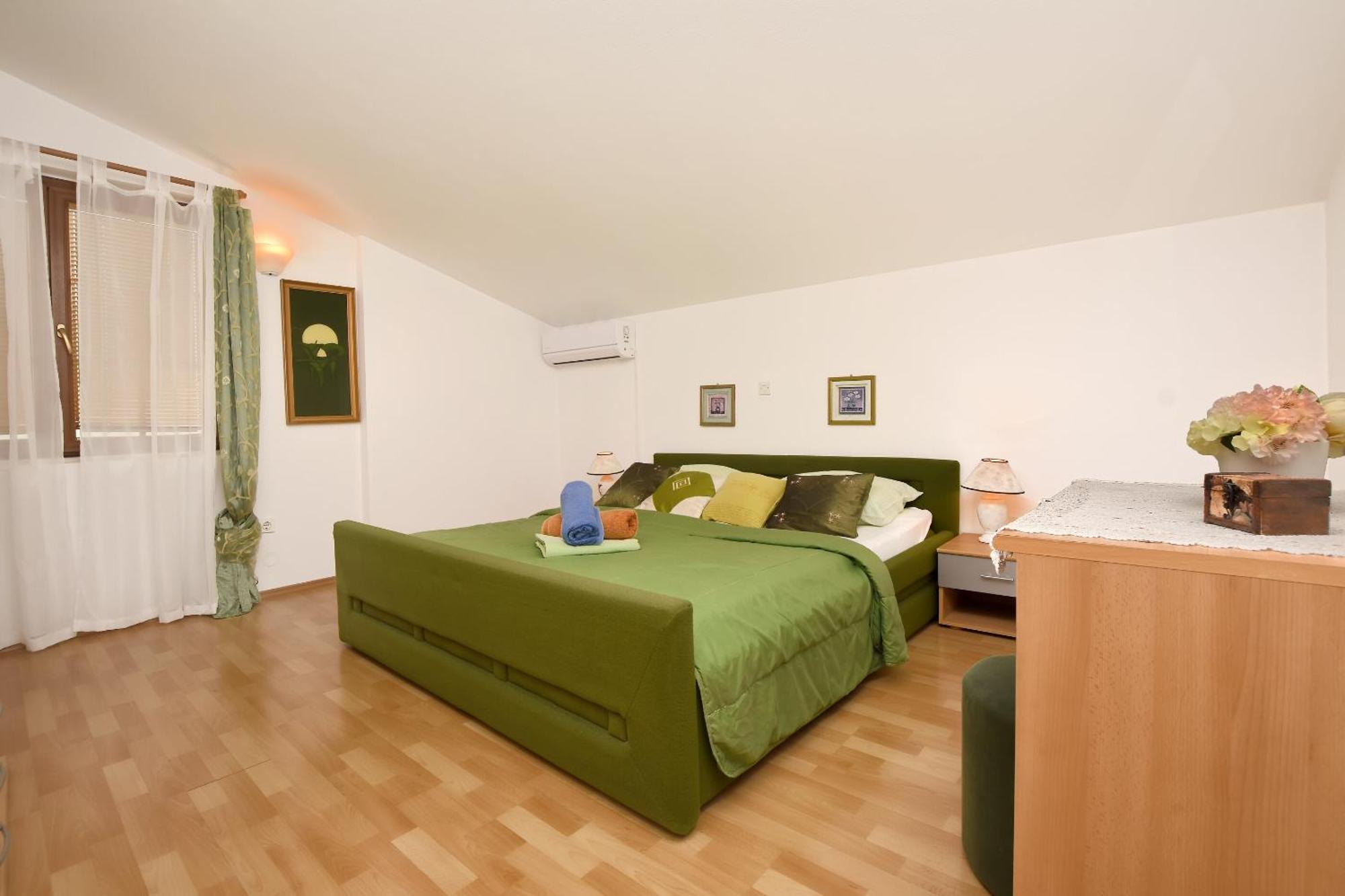 Apartment And Rooms Artina Водице Екстериор снимка