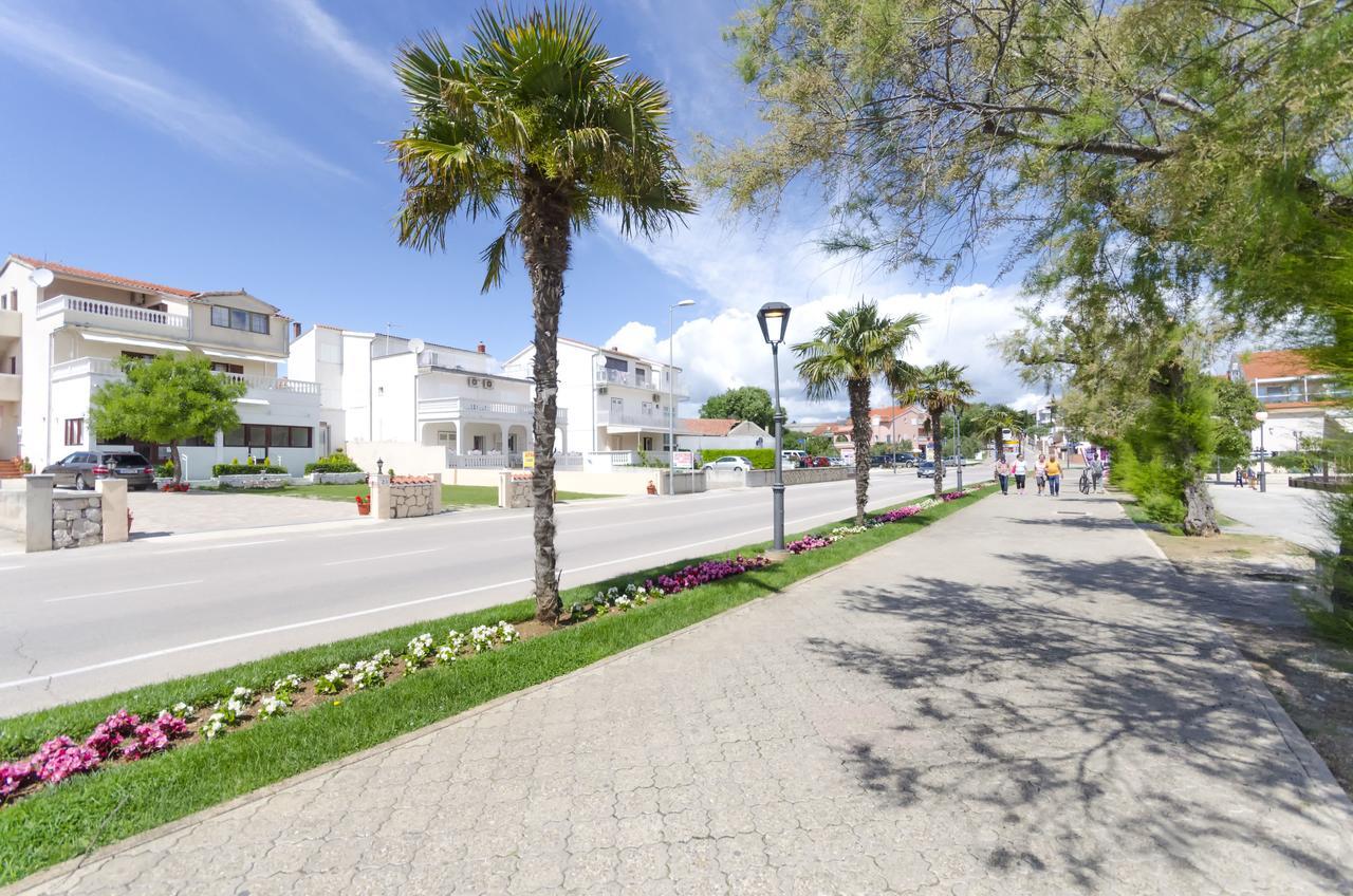 Apartment And Rooms Artina Водице Екстериор снимка