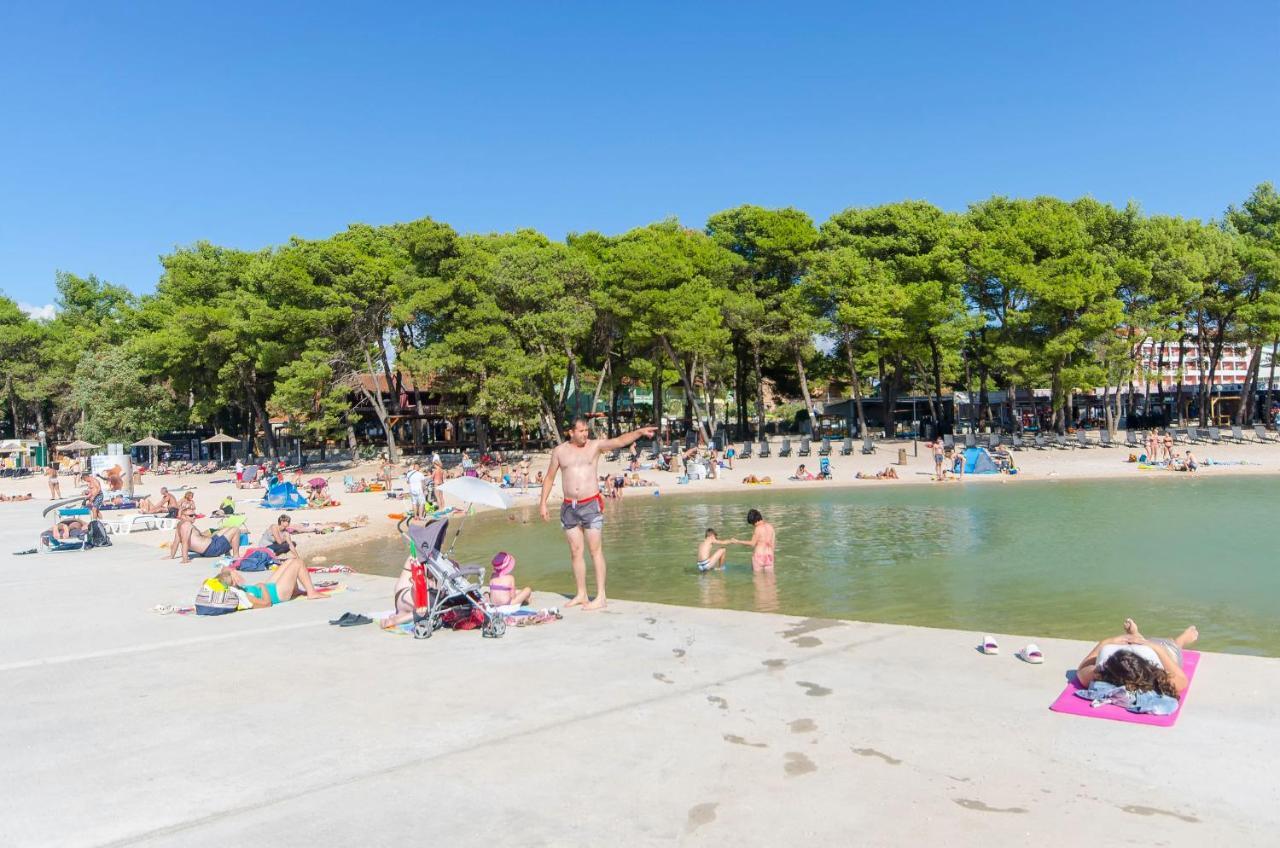 Apartment And Rooms Artina Водице Екстериор снимка